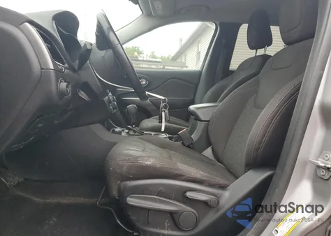 2019 Jeep Cherokee Latitude from USA, damaged, VIN 1C4PJMCB8KD400125